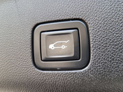 Used 2021 Chevrolet Tahoe Premier image 9