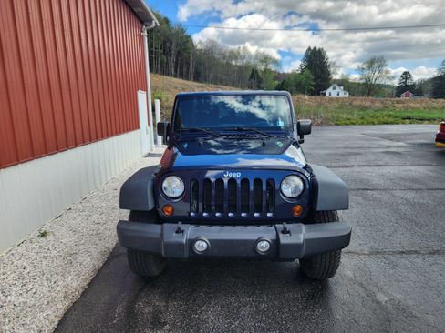 Used 2013 Jeep Wrangler Unlimited Sport AWD/4WD image 4