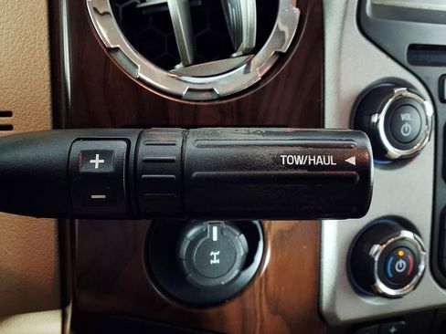 Used 2015 Ford F250 Lariat image 18