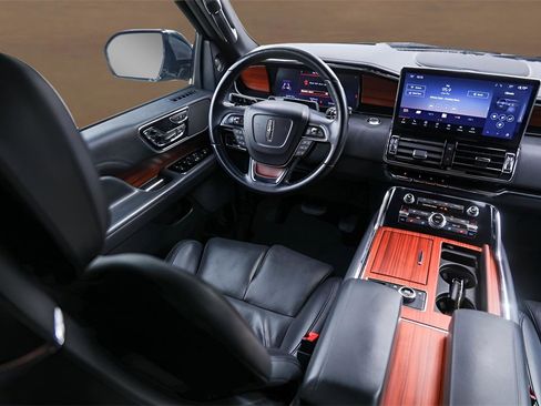 Used 2024 Lincoln Navigator Reserve image 27