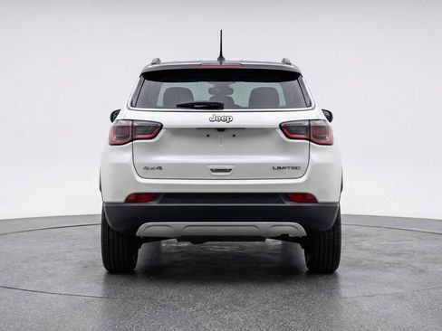 Used 2025 Jeep Compass Trailhawk image 6