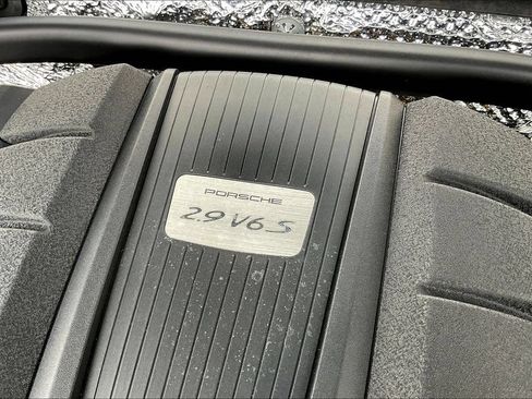 Used 2022 Porsche Macan S AWD/4WD image 30