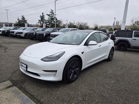 Used 2021 Tesla Model 3 Long Range image 1