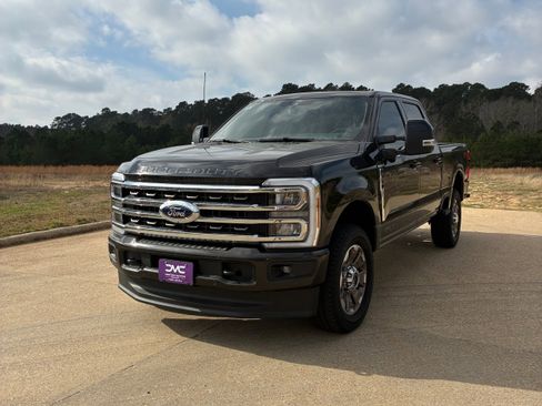 New 2025 Ford F350 King Ranch w/ FX4 Off-Road Package image 30