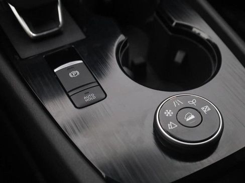 Certified 2025 Nissan Rogue SV AWD/4WD image 18