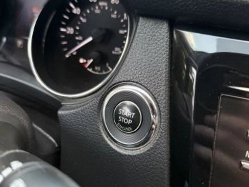 Used 2015 Nissan Rogue SV image 29