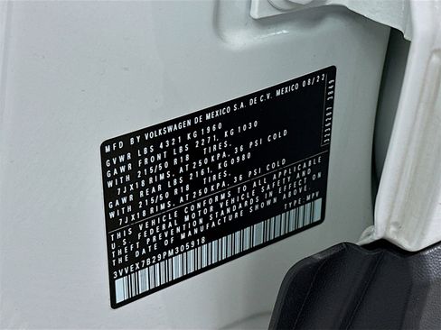 Used 2023 Volkswagen Taos SE image 32