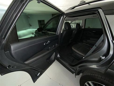 Used 2022 Nissan Pathfinder Platinum w/ Cargo Package image 23