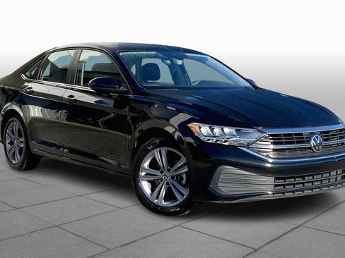 Used 2024 Volkswagen Jetta SE image 2