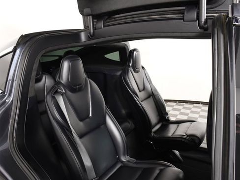 Used 2019 Tesla Model X image 21
