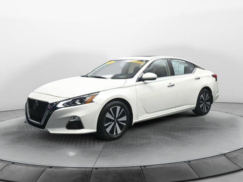 Used 2019 Nissan Altima 2.5 SV image 1