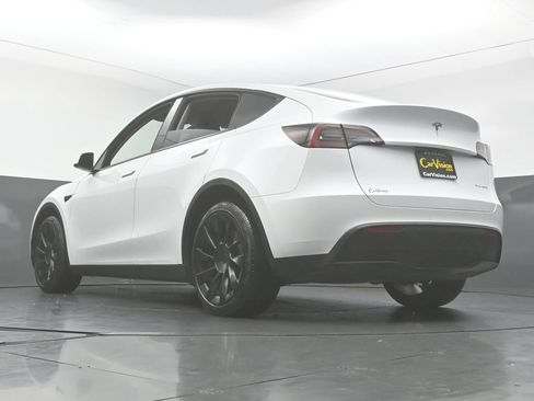 Used 2023 Tesla Model Y Long Range AWD/4WD image 42