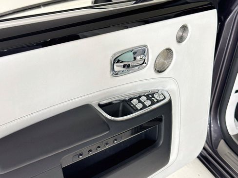 Used 2019 Rolls-Royce Ghost RWD image 13