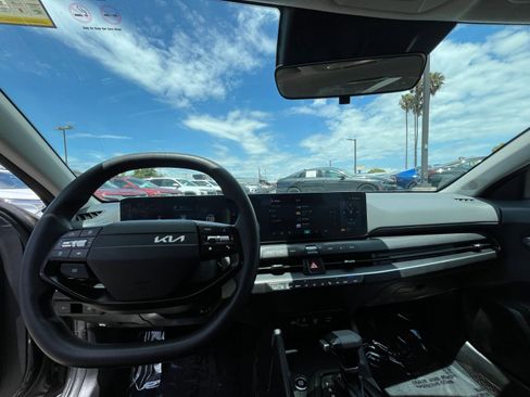 Used 2025 Kia K4 FWD image 34