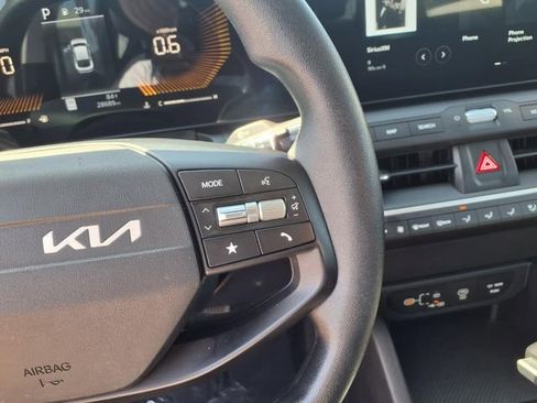 Used 2025 Kia K4 LXS image 19