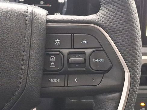 Used 2025 Toyota Tacoma Limited image 27