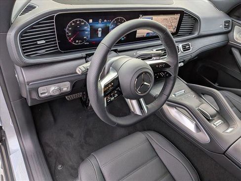 New 2026 Mercedes-Benz GLS 580 4MATIC image 3