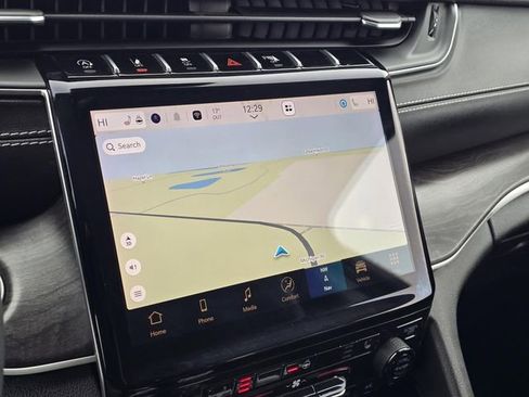 Used 2023 Jeep Grand Cherokee L Limited image 6