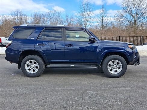 Used 2017 Toyota 4Runner SR5 image 8