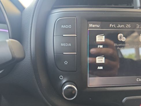 Certified 2025 Kia Soul LX w/ LX Technology Package FWD image 15