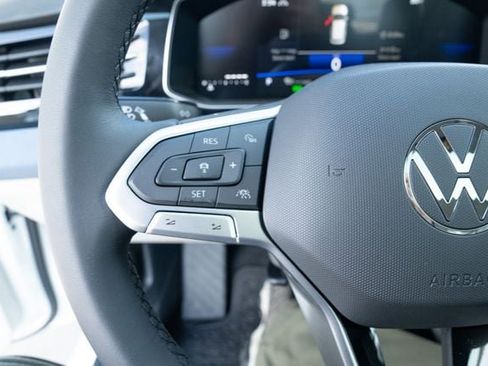 New 2026 Volkswagen Jetta SE FWD image 24