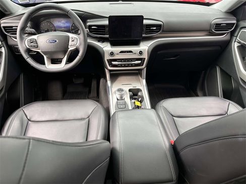 Used 2022 Ford Explorer XLT w/ Equipment Group 202A image 15