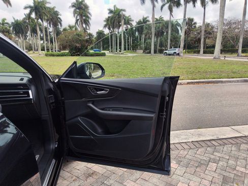 Used 2019 Audi Q8 Premium Plus image 38