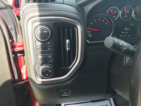 Used 2021 Chevrolet Silverado 1500 RST AWD/4WD image 11