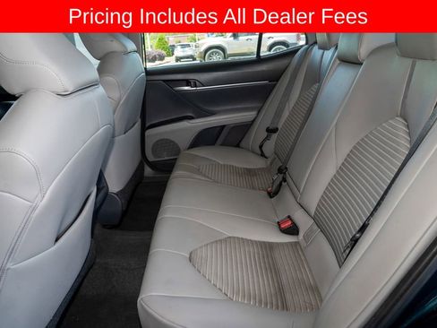 Used 2019 Toyota Camry SE FWD image 13