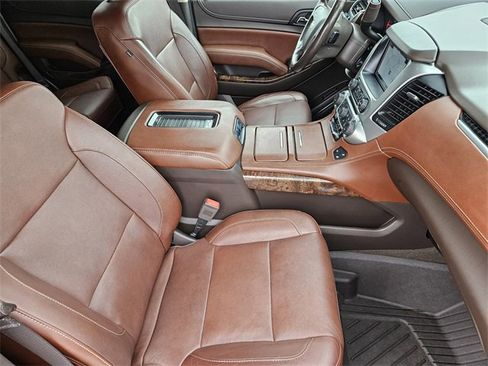 Used 2020 Chevrolet Tahoe Premier w/ Premier 6.2L Value Package image 14