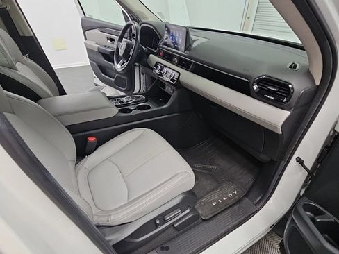 Used 2024 Honda Pilot Touring image 40