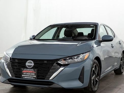 Used 2025 Nissan Sentra SV image 4