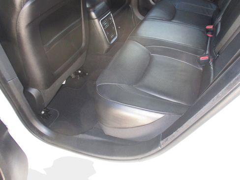 Used 2019 Chrysler 300 Limited w/ Safetytec Plus Group image 17