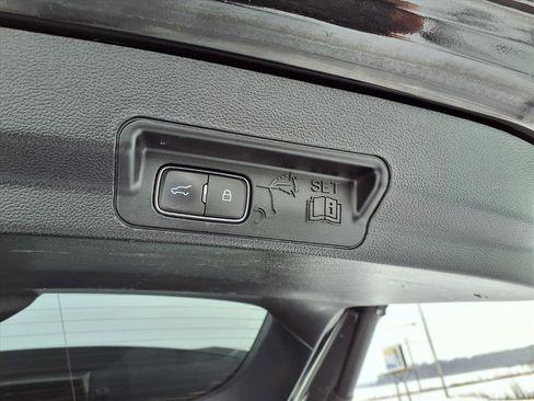 Used 2020 Ford Explorer Limited w/ Class III Trailer Tow Package image 9