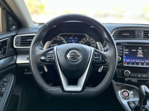 Used 2017 Nissan Maxima SR w/ Midnight Edition FWD image 12