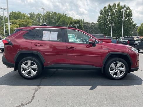 Used 2021 Toyota RAV4 XLE Premium AWD/4WD image 7