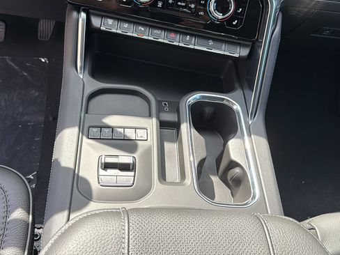 New 2026 GMC Sierra 2500 Denali w/ Denali Reserve Package image 18