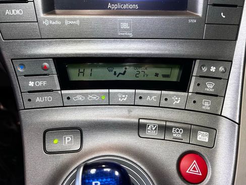 Used 2014 Toyota Prius Four image 30