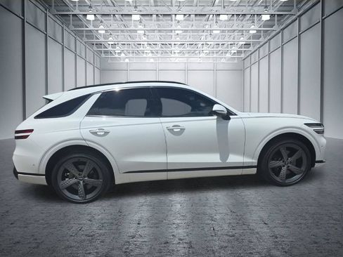 Used 2023 Genesis GV70 2.5T w/ Sport Prestige Package AWD/4WD image 7