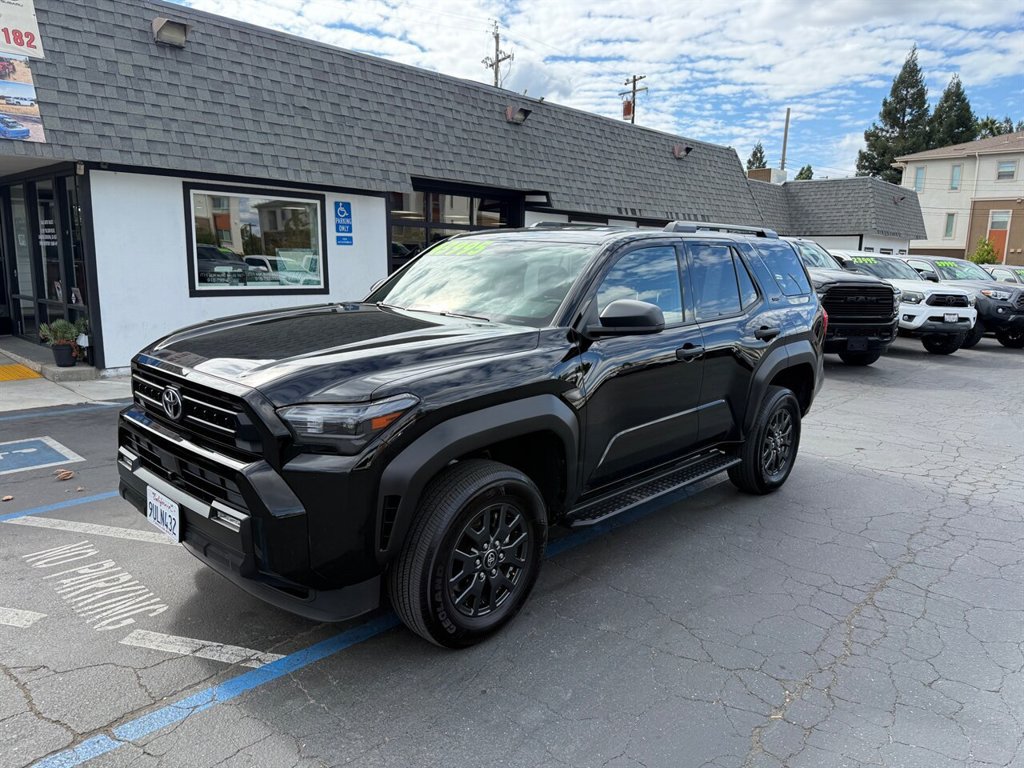 Used 2025 Toyota 4Runner SR5 AWD/4WD image 1