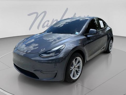 Used 2023 Tesla Model Y Long Range AWD/4WD image 1