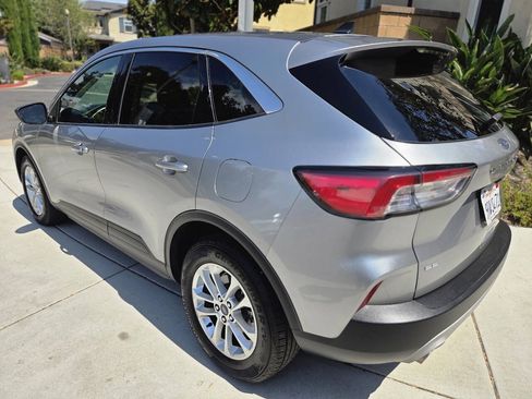 Used 2022 Ford Escape SE w/ Convenience Package FWD image 10