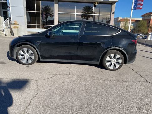 Used 2020 Tesla Model Y Long Range image 10
