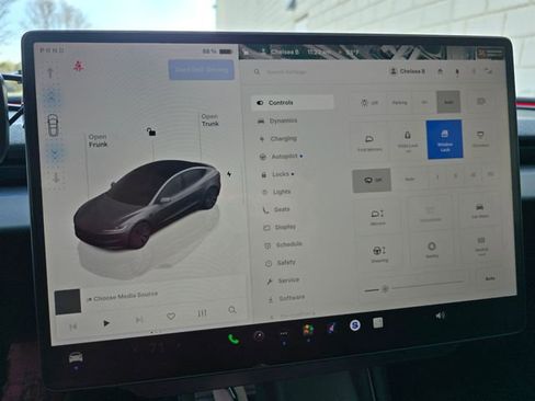Used 2025 Tesla Model 3 Long Range image 34