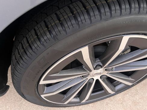 Used 2022 Volvo S60 B5 Momentum image 19