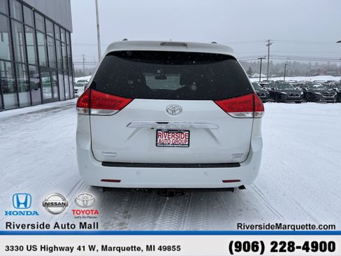 Used 2012 Toyota Sienna Limited w/ Premium Pkg image 7
