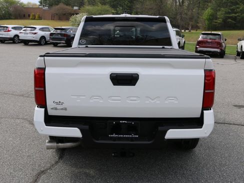 Used 2025 Toyota Tacoma SR5 AWD/4WD image 4