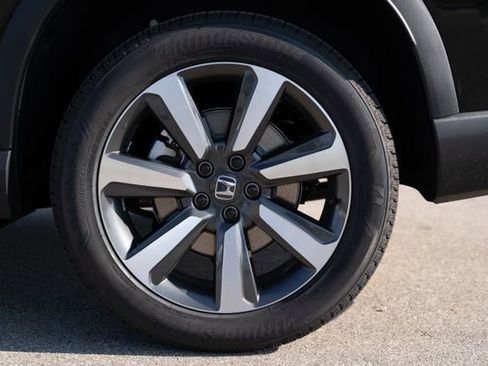 New 2025 Honda Pilot Touring image 11