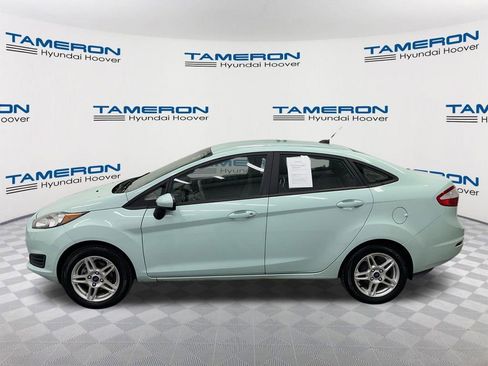 Used 2019 Ford Fiesta SE FWD image 2