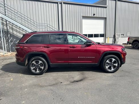 Used 2023 Jeep Grand Cherokee 4WD 4xe image 2